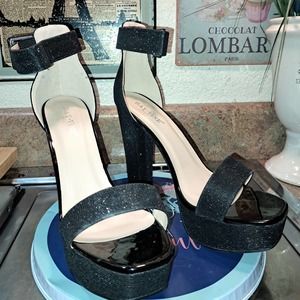 New Sassy 5 inch Black Beauties Size 8.5
